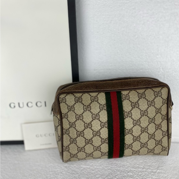 Gucci GG Supreme Canvas Toiletry Case - Picture 3 of 14